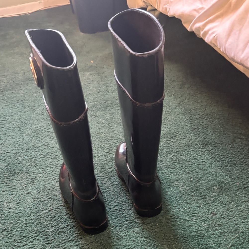 Michael Kors Glossy Black Rain Boots- Size 6 - Picture 5 of 10